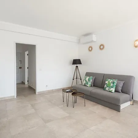 Belchoro Sealine 公寓 *